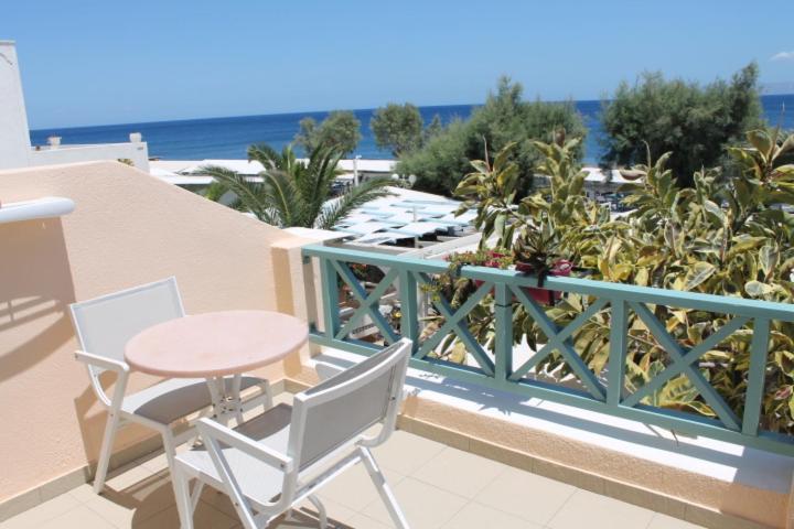 Sea Side Beach Hotel Kamári Zewnętrze zdjęcie